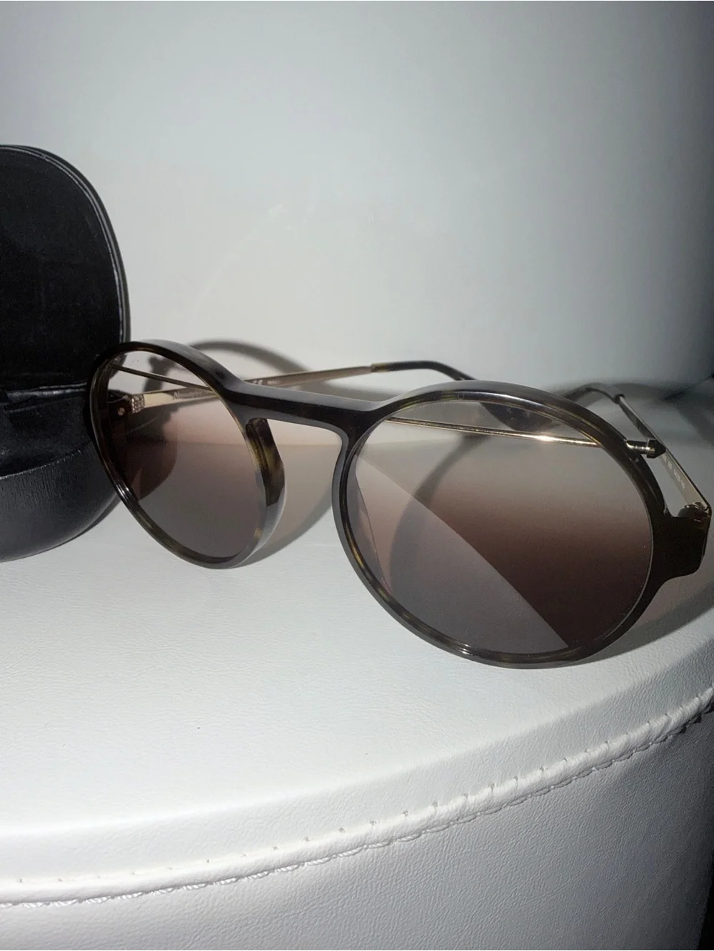 Alexander McQueen Round Tortoiseshell Sunglasses with Brown Gradient Lenses